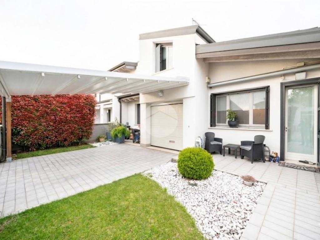 casa indipendente in vendita a Curtatone