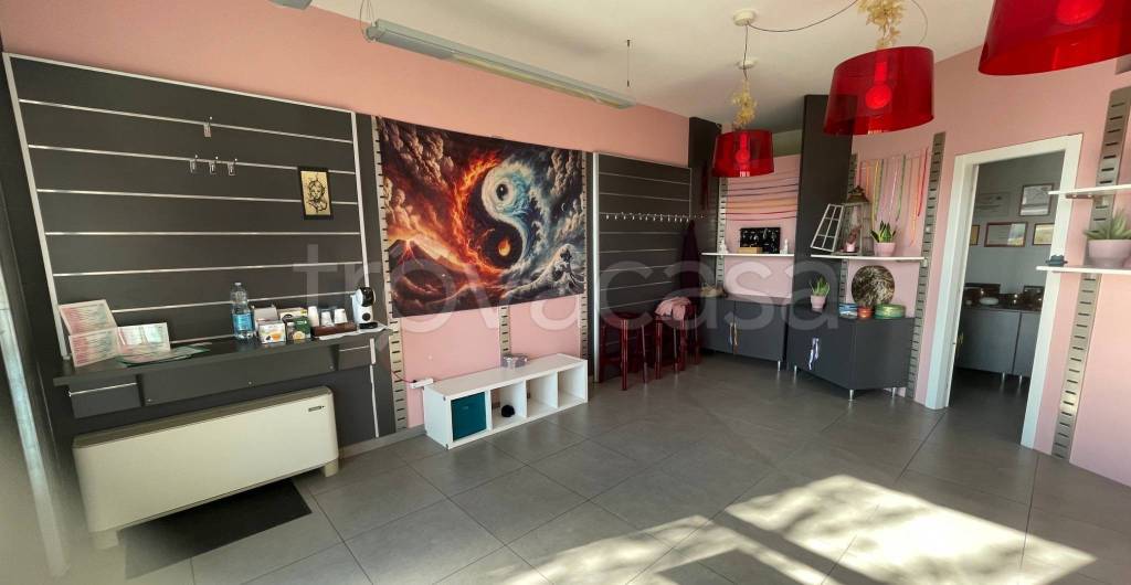 negozio in vendita a Curtatone