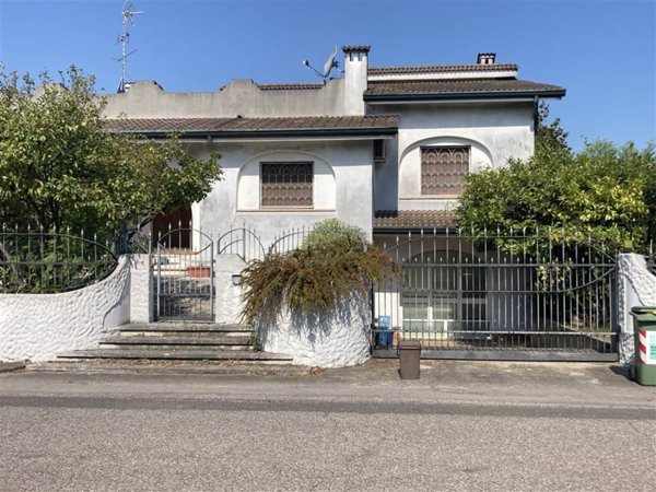 casa indipendente in vendita a Curtatone