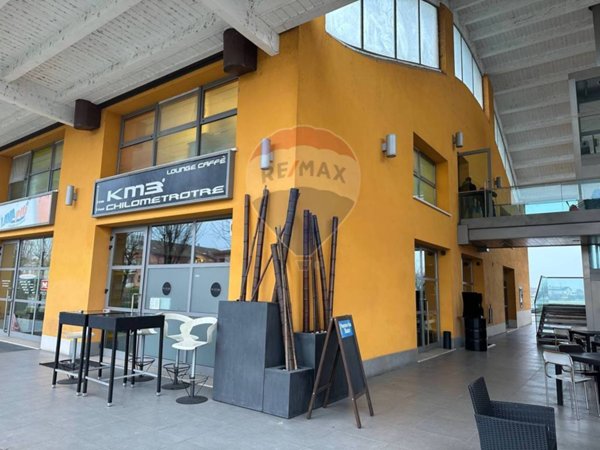 negozio in vendita a Curtatone