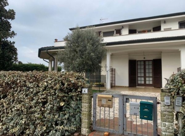 quadrivano in vendita a Curtatone