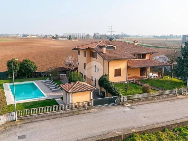 casa indipendente in vendita a Curtatone