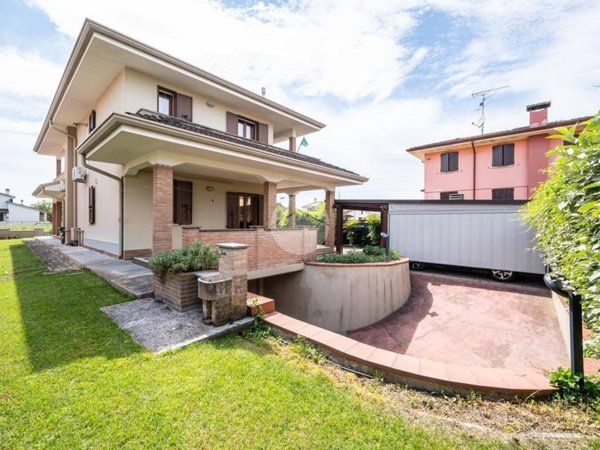 casa indipendente in vendita a Curtatone