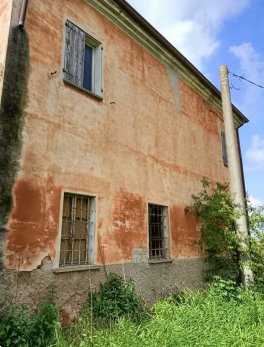 locale di sgombero in vendita a Curtatone