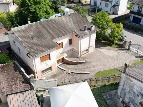 casa indipendente in vendita a Curtatone