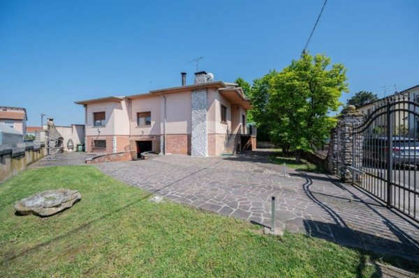 casa indipendente in vendita a Curtatone