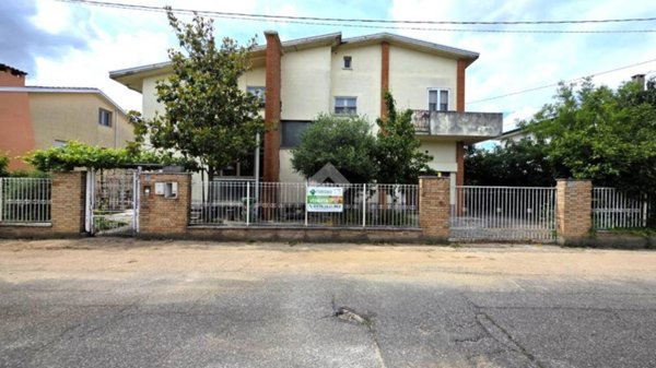 casa indipendente in vendita a Curtatone