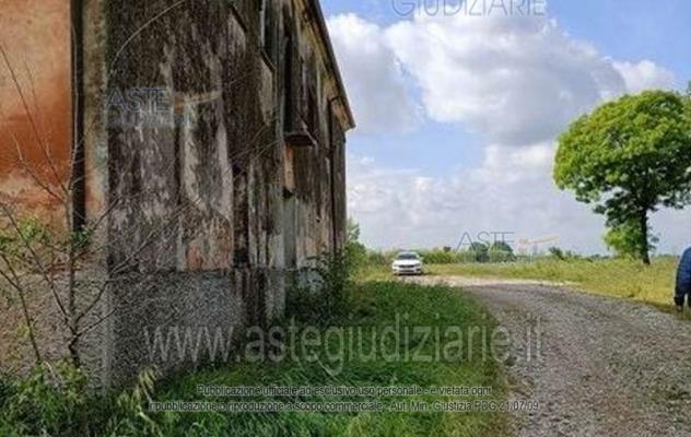 locale commerciale in vendita a Curtatone