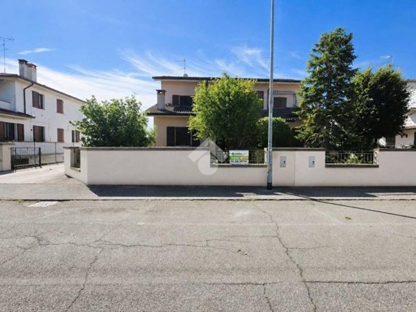 casa indipendente in vendita a Curtatone