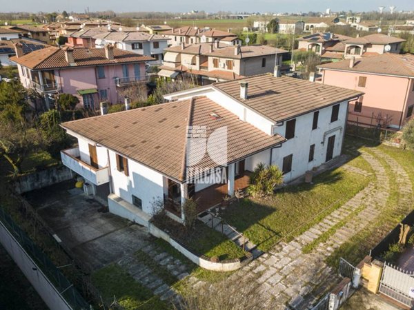 casa indipendente in vendita a Curtatone
