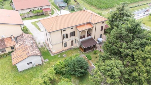 casa indipendente in vendita a Curtatone