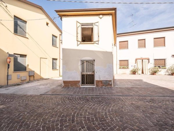 casa indipendente in vendita a Curtatone