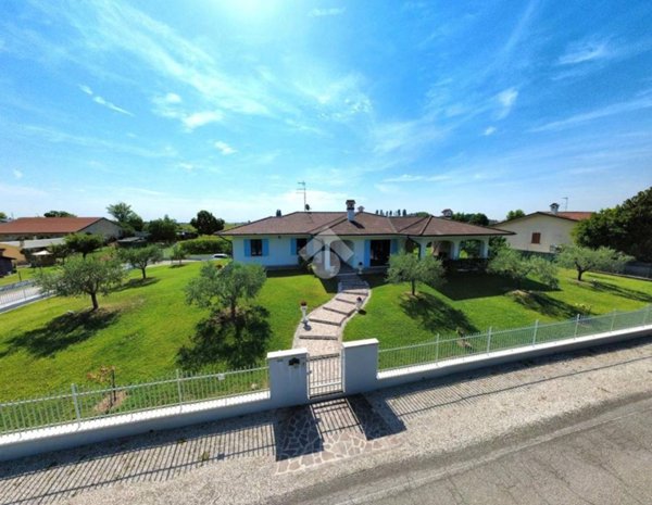 casa indipendente in vendita a Curtatone
