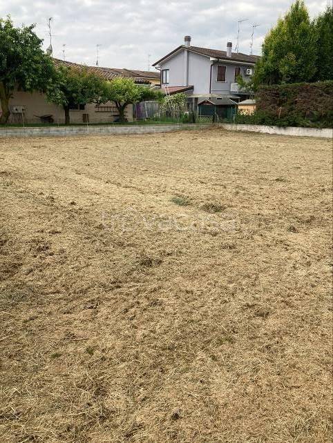 terreno in vendita a Curtatone