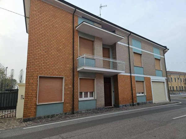casa indipendente in vendita a Dosolo in zona Villastrada