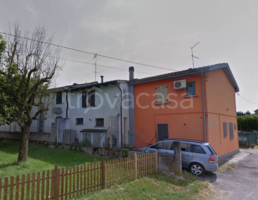 casa indipendente in vendita a Dosolo