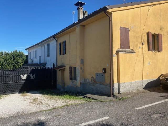 casa indipendente in vendita a Dosolo in zona Villastrada