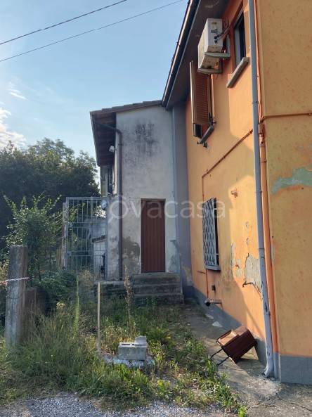 casa indipendente in vendita a Dosolo