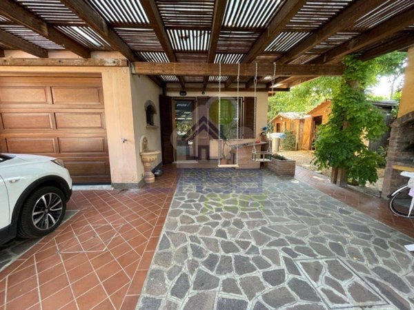 casa indipendente in vendita a Dosolo