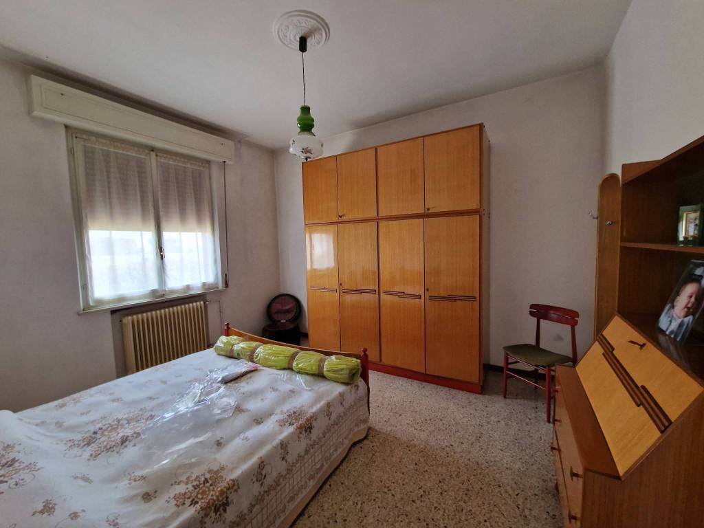 casa indipendente in vendita a Dosolo in zona Correggioverde