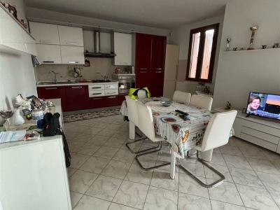 appartamento in vendita a Dosolo in zona Correggioverde