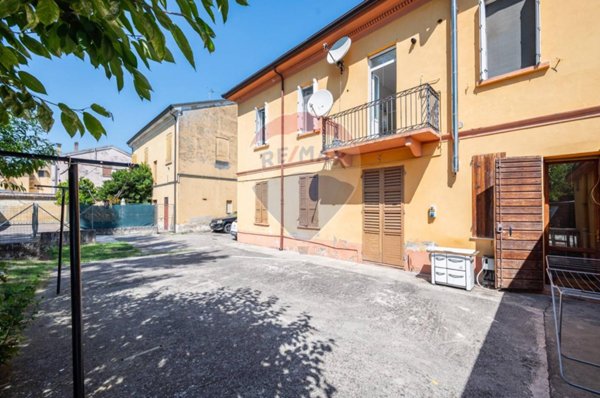 appartamento in vendita a Dosolo in zona Correggioverde