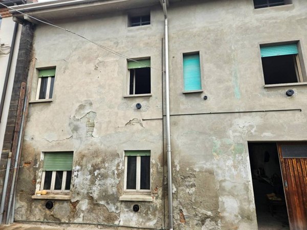 casa indipendente in vendita a Dosolo