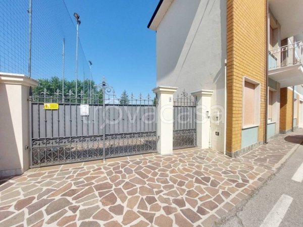 casa indipendente in vendita a Dosolo in zona Villastrada