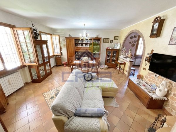 casa indipendente in vendita a Dosolo in zona Villastrada