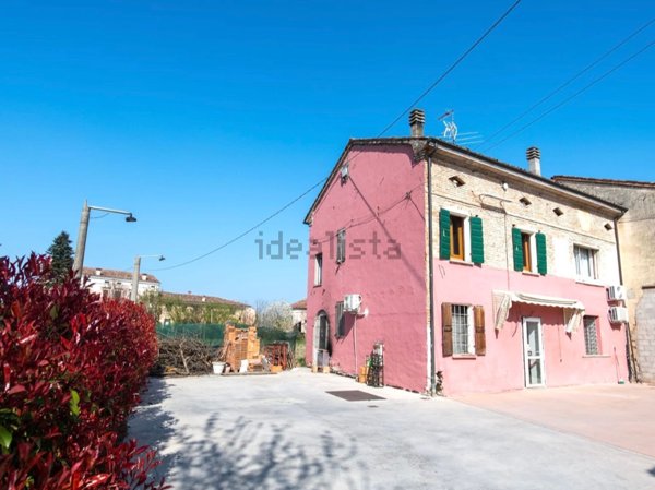 casa indipendente in vendita a Dosolo in zona Villastrada