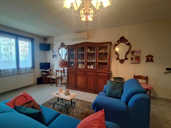 casa indipendente in vendita a Dosolo in zona Villastrada