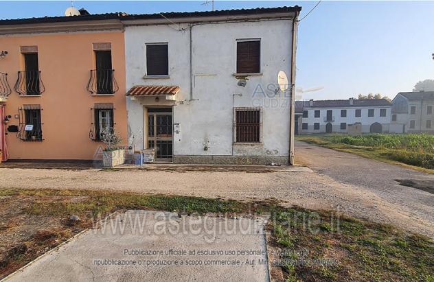 terreno edificabile in vendita a Dosolo in zona Villastrada