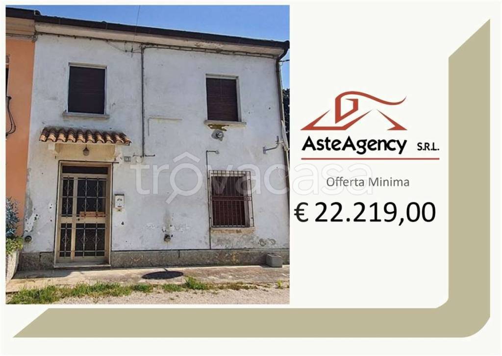 casa indipendente in vendita a Dosolo in zona Villastrada