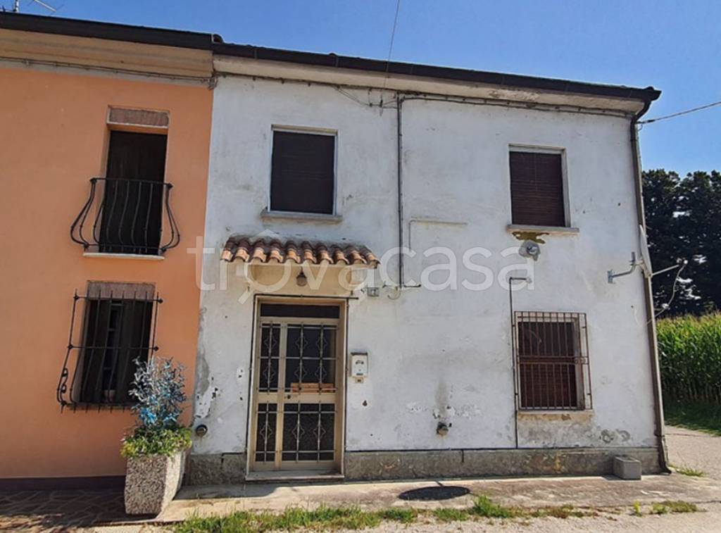 casa indipendente in vendita a Dosolo