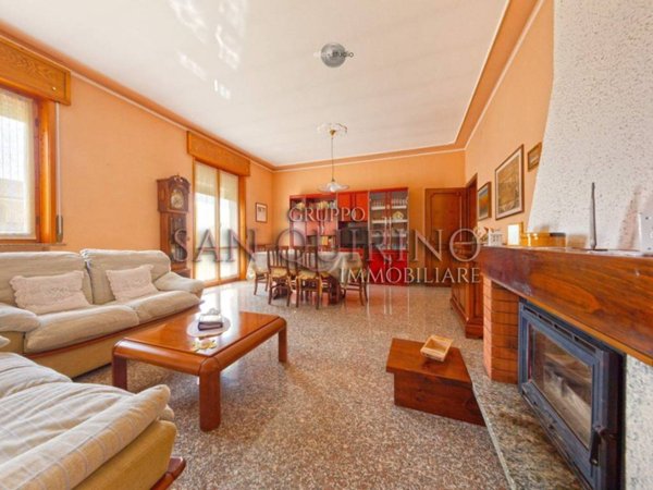 casa indipendente in vendita a Dosolo