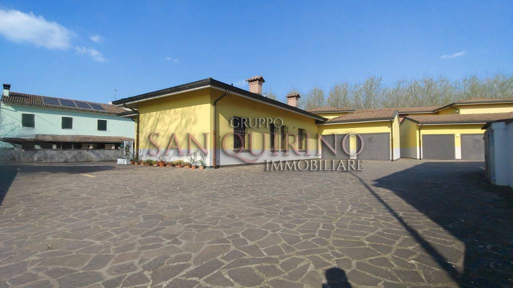 appartamento in vendita a Dosolo in zona Correggioverde