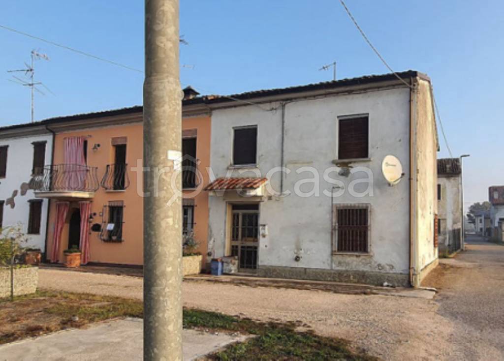 appartamento in vendita a Dosolo in zona Villastrada