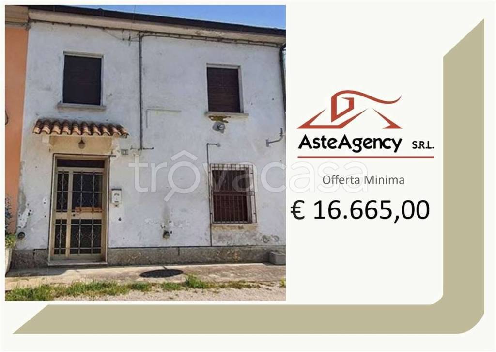 casa indipendente in vendita a Dosolo in zona Villastrada