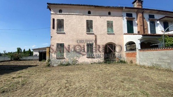 appartamento in vendita a Dosolo in zona Villastrada
