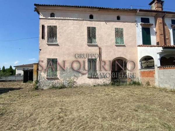 casa indipendente in vendita a Dosolo in zona Villastrada