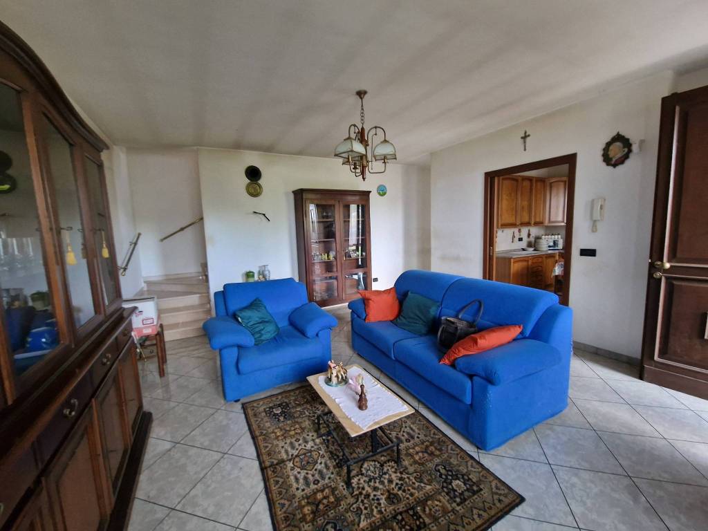 casa indipendente in vendita a Dosolo in zona Villastrada