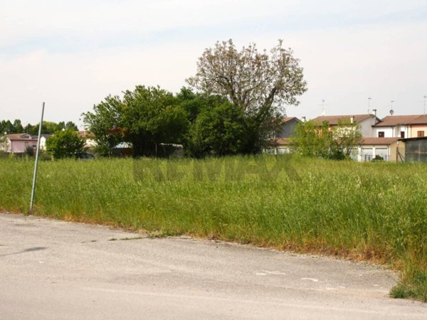terreno edificabile in vendita a Gazoldo degli Ippoliti