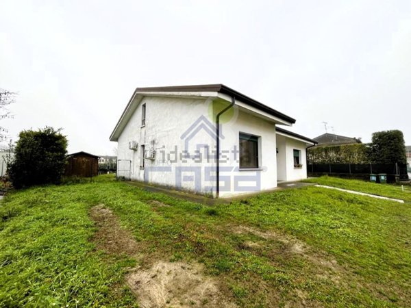 casa indipendente in vendita a Gazoldo degli Ippoliti