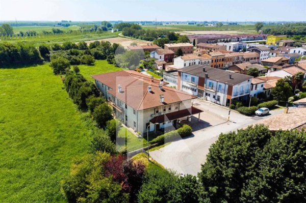 negozio in vendita a Gazzuolo