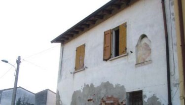 locale di sgombero in vendita a Gazzuolo