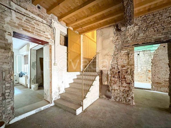 casa indipendente in vendita a Gazzuolo
