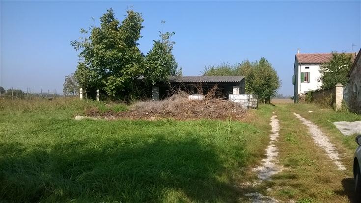 terreno edificabile in vendita a Gazzuolo
