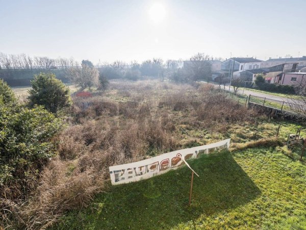 terreno edificabile in vendita a Gazzuolo