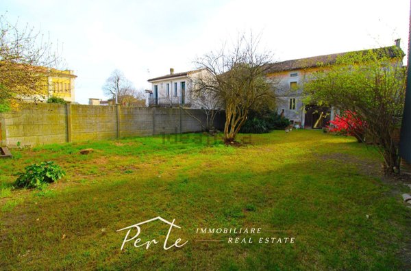 casa indipendente in vendita a Gazzuolo in zona Belforte