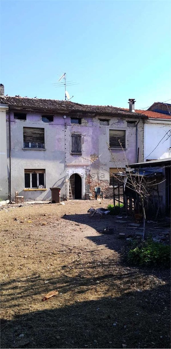 casa indipendente in vendita a Gazzuolo in zona Belforte